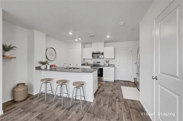 $1,895 | 7869 Sailor Sam Avenue, Las Vegas, NV 89113