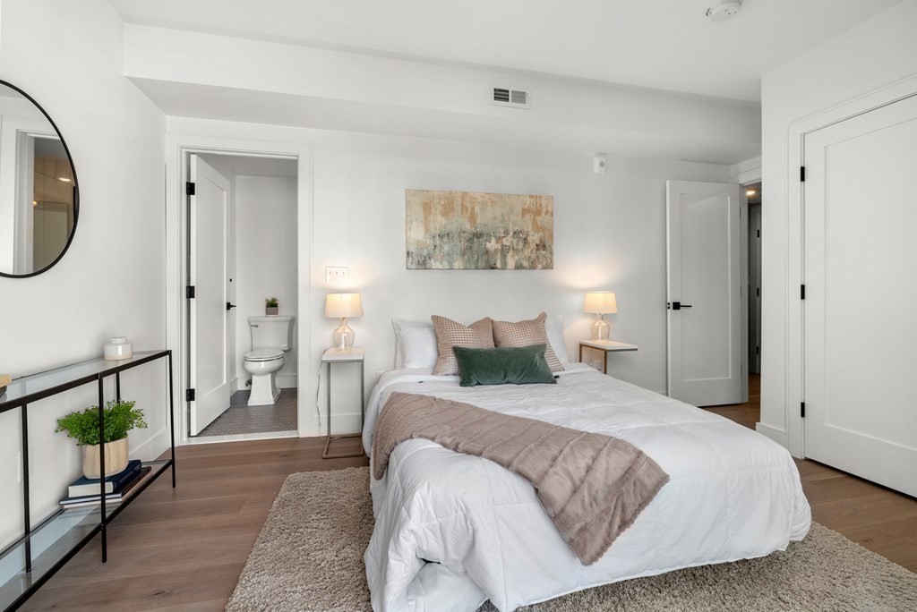 321 West Broadway, Unit 6 Boston, MA 02127 - Photo 10 of 16