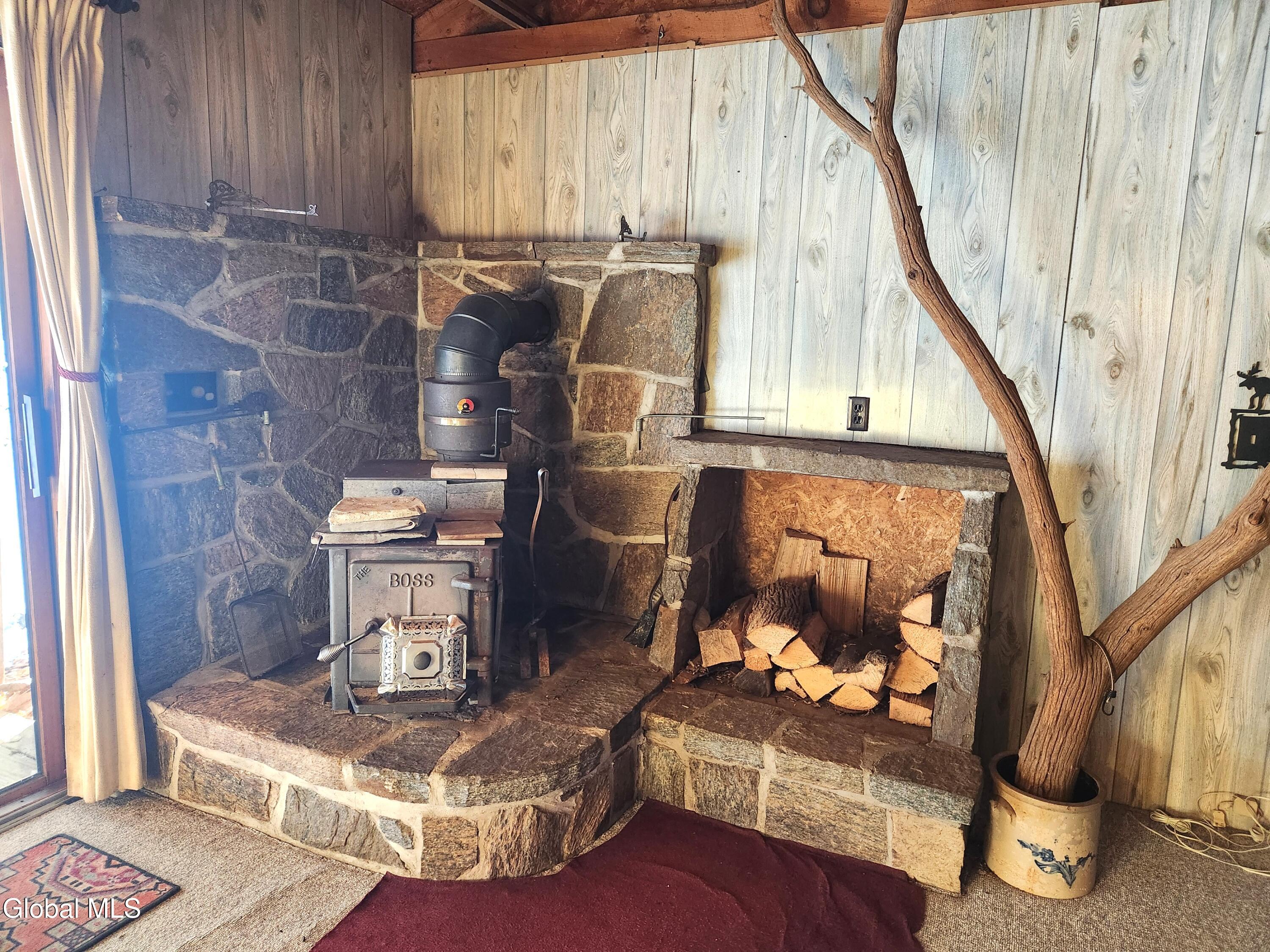 285 Fish Mountain Road Lake Pleasant, NY 12108 - Photo 20 of 29 Living Room