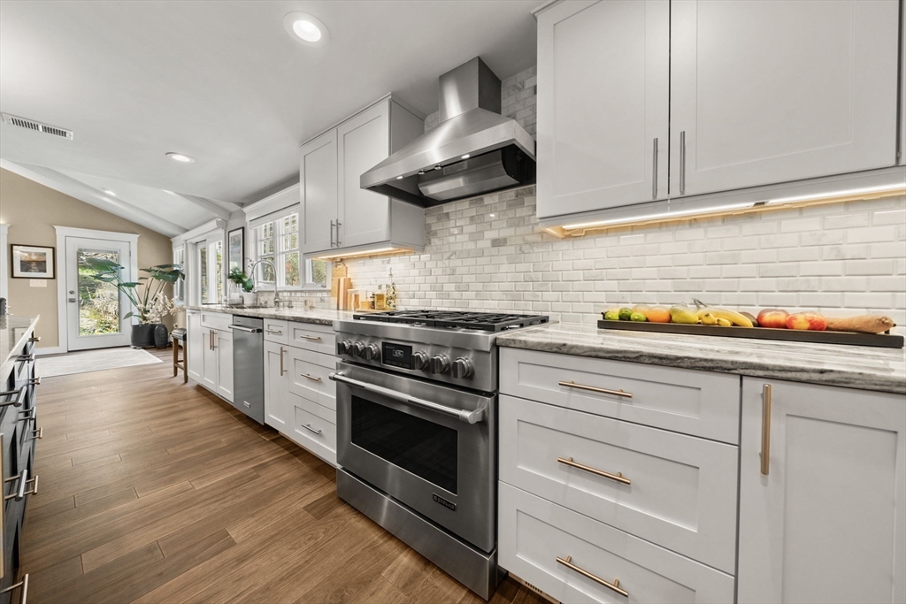 23 Albert Street Waltham, MA 02453 - Photo 7 of 35
