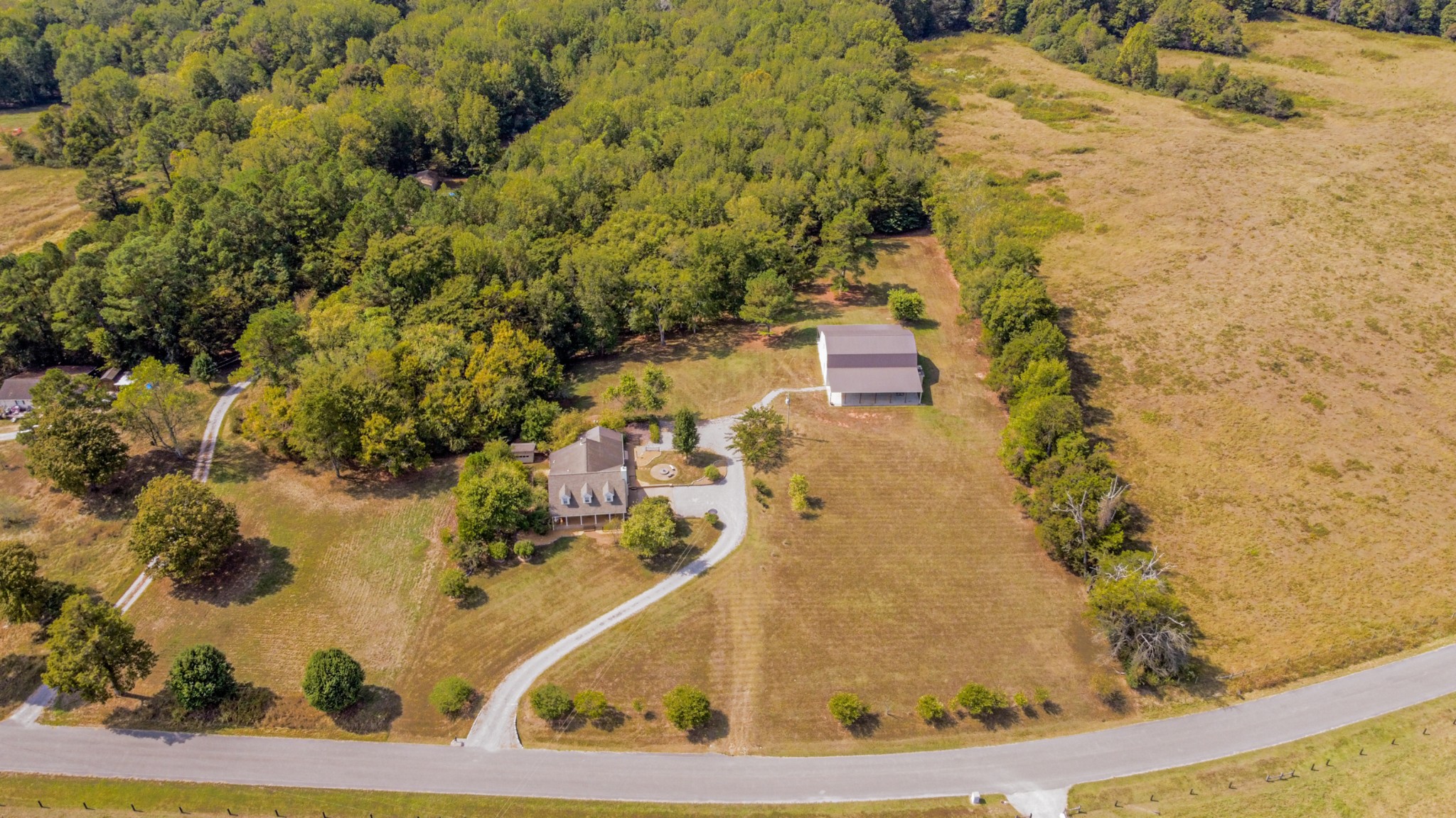 2960 Canoe Branch Road Lebanon, TN 37087 - Photo 10 of 80 a bathroom with a bathtub and shower