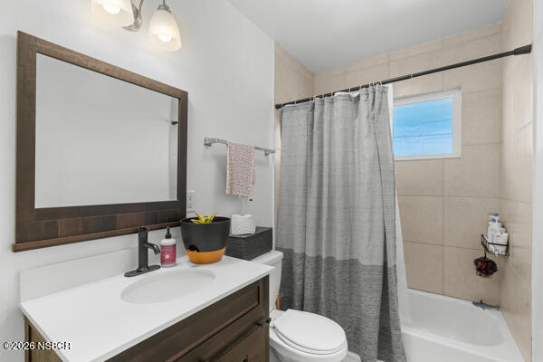 1000 North Lupine Street Lompoc, CA 93436 - Photo 18 of 31 Hall Bath