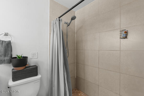 1000 North Lupine Street Lompoc, CA 93436 - Photo 20 of 31 Master Shower