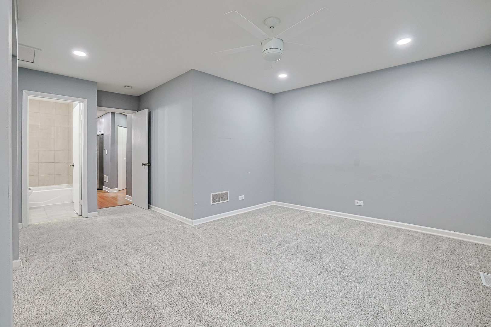 359 Juniper Tree Court Hoffman Estates, IL 60169 - Photo 24 of 32