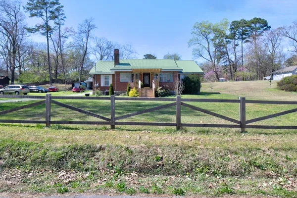 $334,000 | 809 North Oakwood Street, Rossville, GA 30741