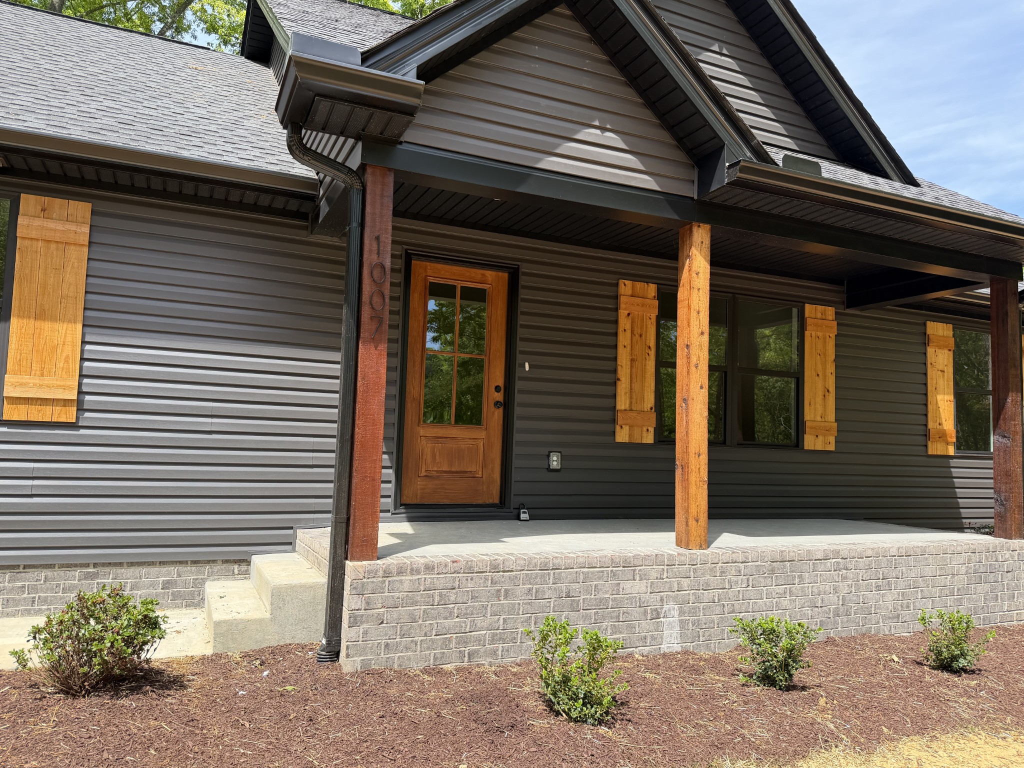 1007 Mt Olive Road Westmoreland, TN 37186 - Photo 3 of 31 a view of entrance of the house