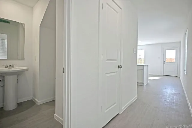 $1,195 | 11806 Bluebell, Converse, TX 78109