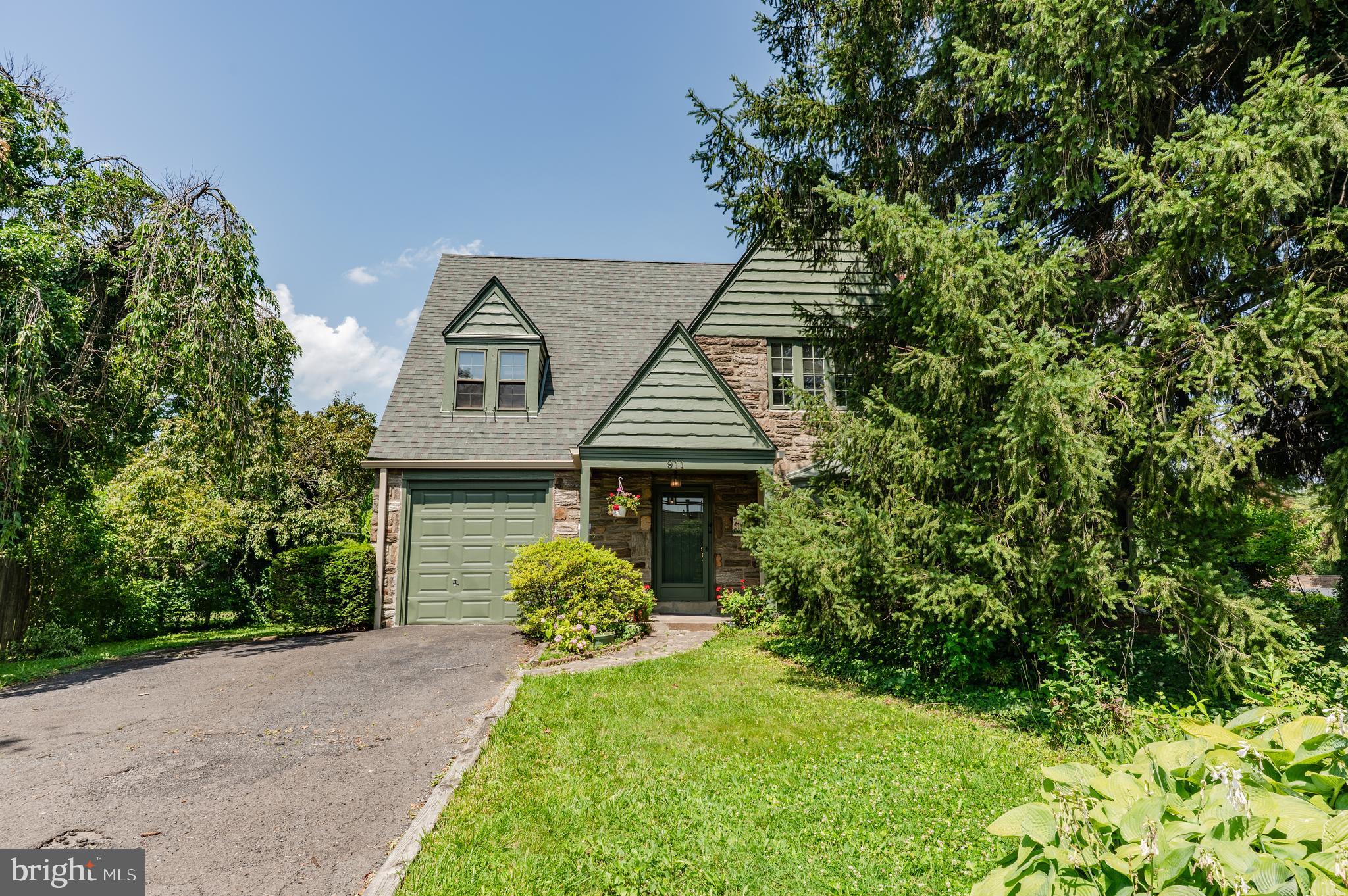 911 Church Road Oreland, PA 19075 - Photo 1 of 33 Gallery Image 1