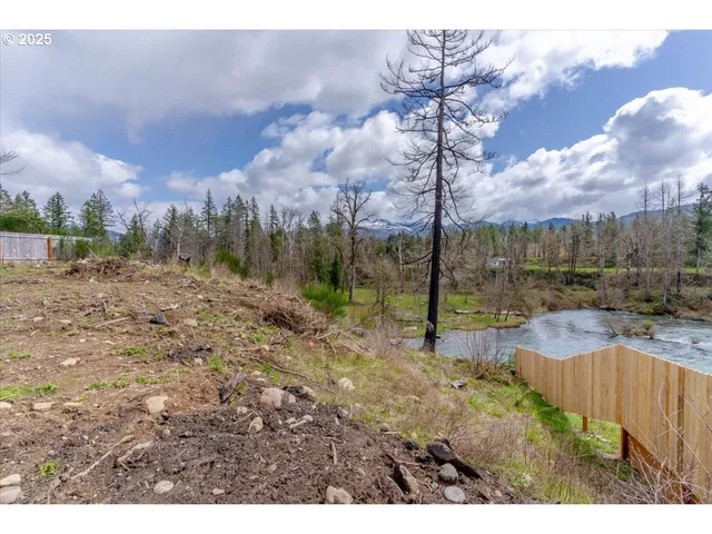 $190,000 | 241 598891) Dogwood Drive, Gates, OR 97346