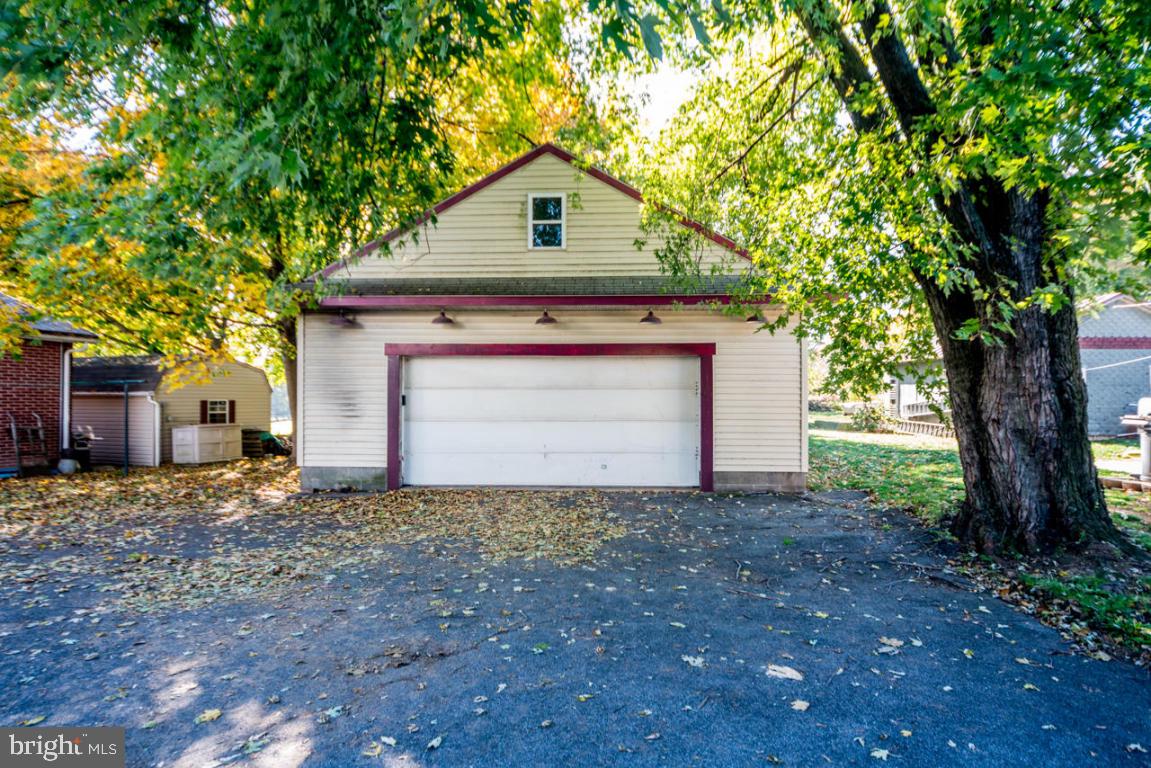 2046 Main Street Lititz, PA 17543 - Photo 25 of 27