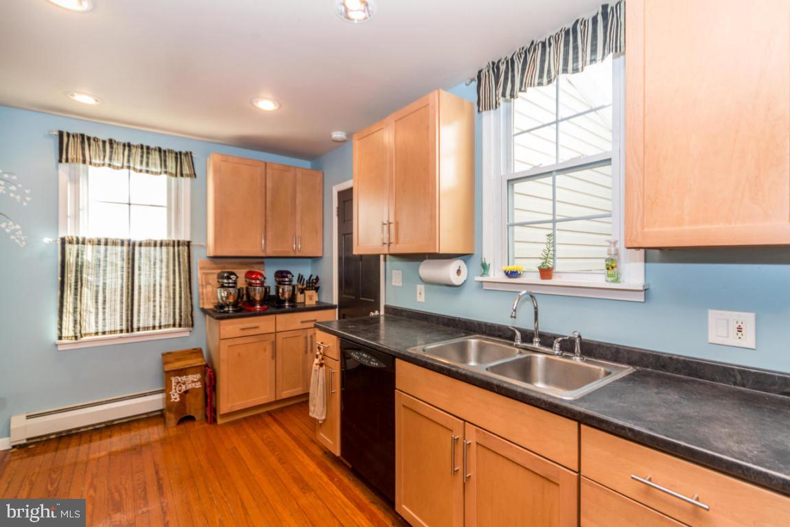 2046 Main Street Lititz, PA 17543 - Photo 9 of 27