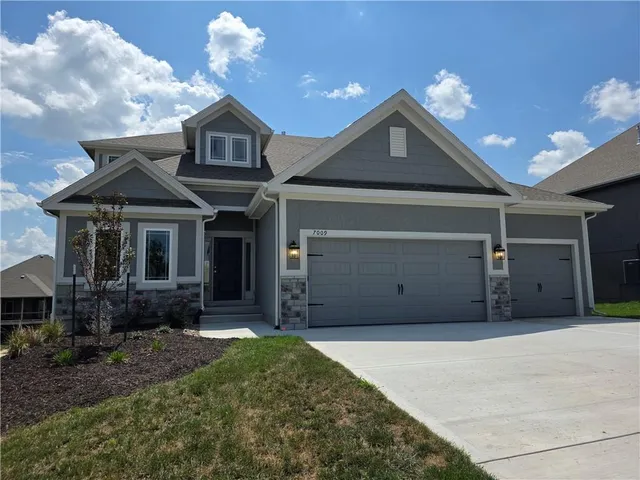 $660,780 | 7009 Northeast 103rd Court, Kansas City, MO 64156