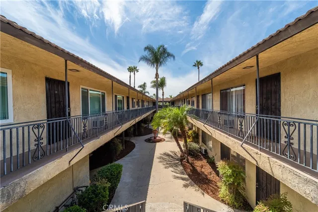 $5,775,000 | 2221 East Lenita Lane, Santa Ana, CA 92705