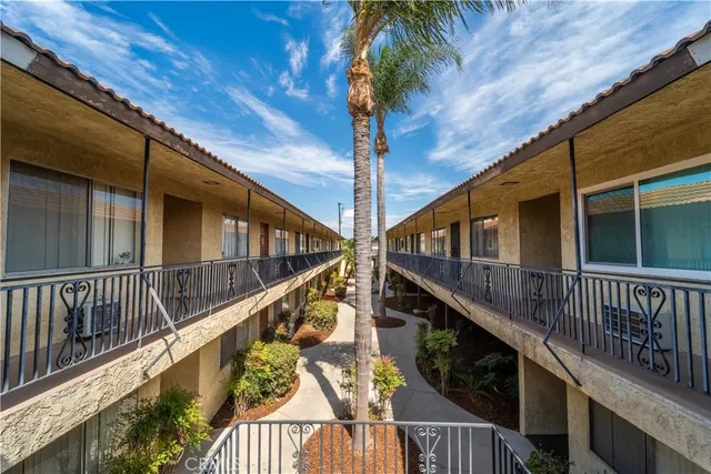 $5,775,000 | 2221 East Lenita Lane, Santa Ana, CA 92705