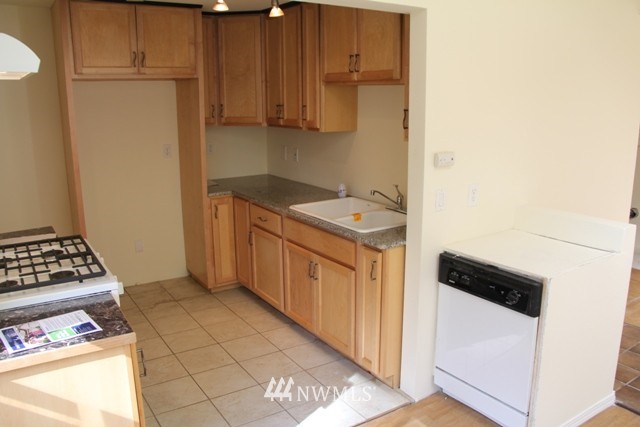 7887 Decatur Avenue Clinton, WA 98236 - Photo 2 of 14 Gallery Image 2