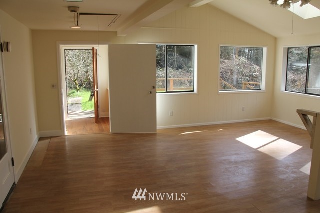 7887 Decatur Avenue Clinton, WA 98236 - Photo 3 of 14 Gallery Image 3