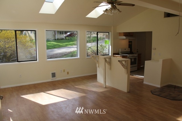 7887 Decatur Avenue Clinton, WA 98236 - Photo 5 of 14 Gallery Image 5