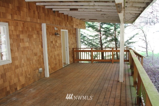 7887 Decatur Avenue Clinton, WA 98236 - Photo 9 of 14 Gallery Image 9