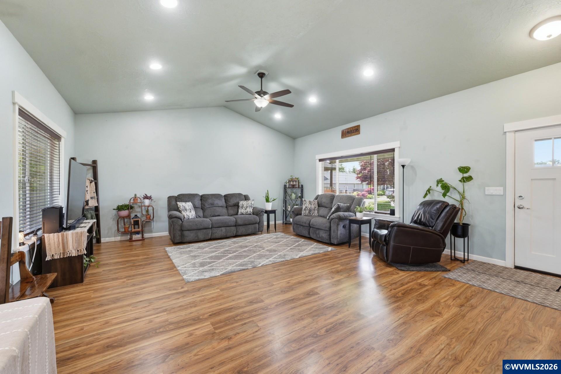 38599 Filbert Street Scio, OR 97374 - Photo 5 of 37
