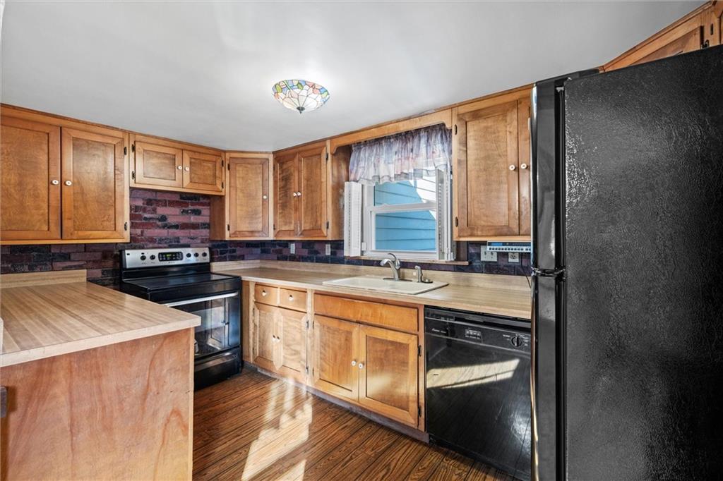 1007 Leslie Street Sharon, PA 16146 - Photo 10 of 27