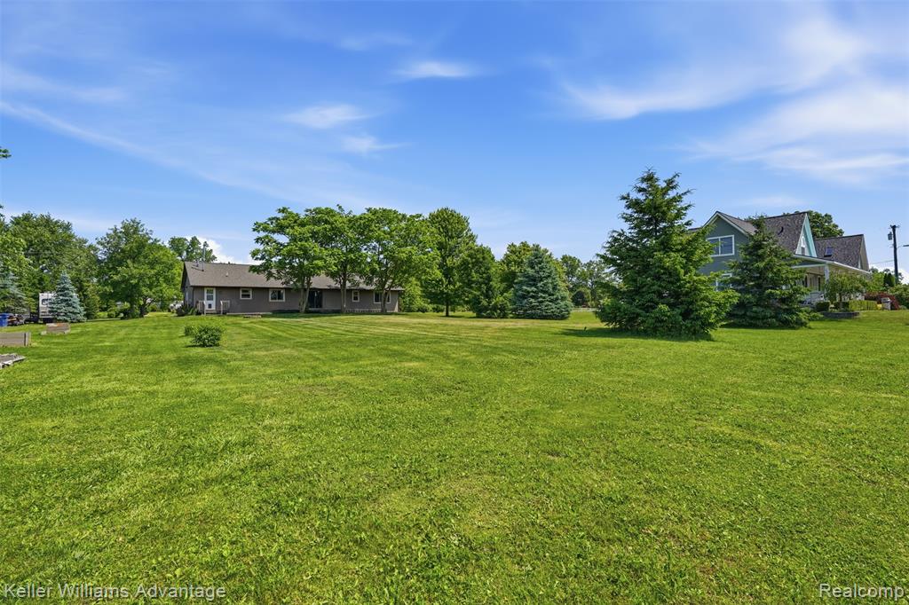 48053 Harris Road Belleville, MI 48111 - Photo 31 of 37