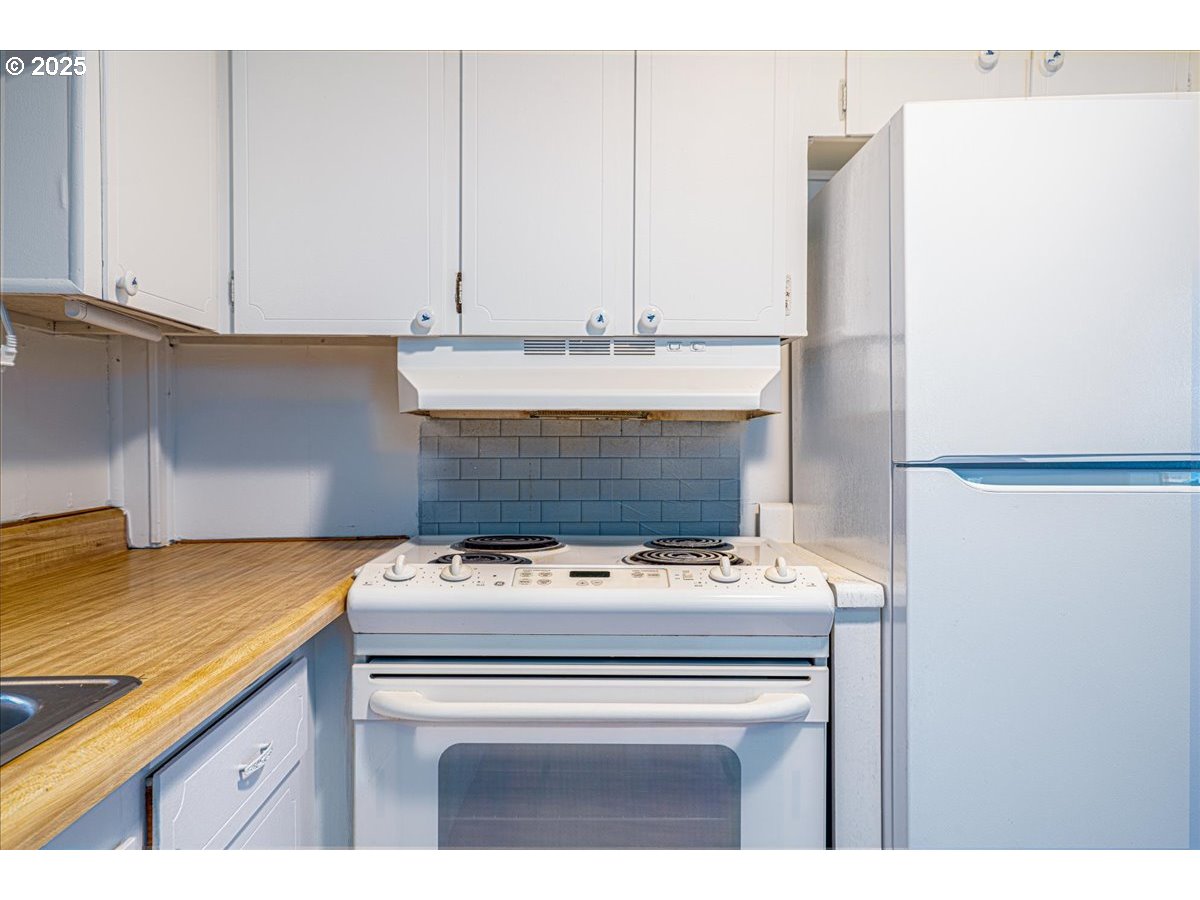 570 North 10th Avenue, Unit 75 Cornelius, OR 97113 - Photo 11 of 28