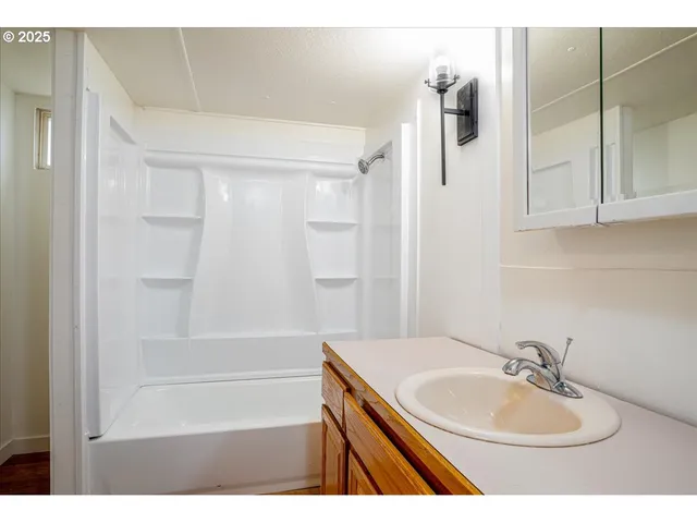 $18,000 | 570 North 10th Avenue, Unit 75, Cornelius, OR 97113