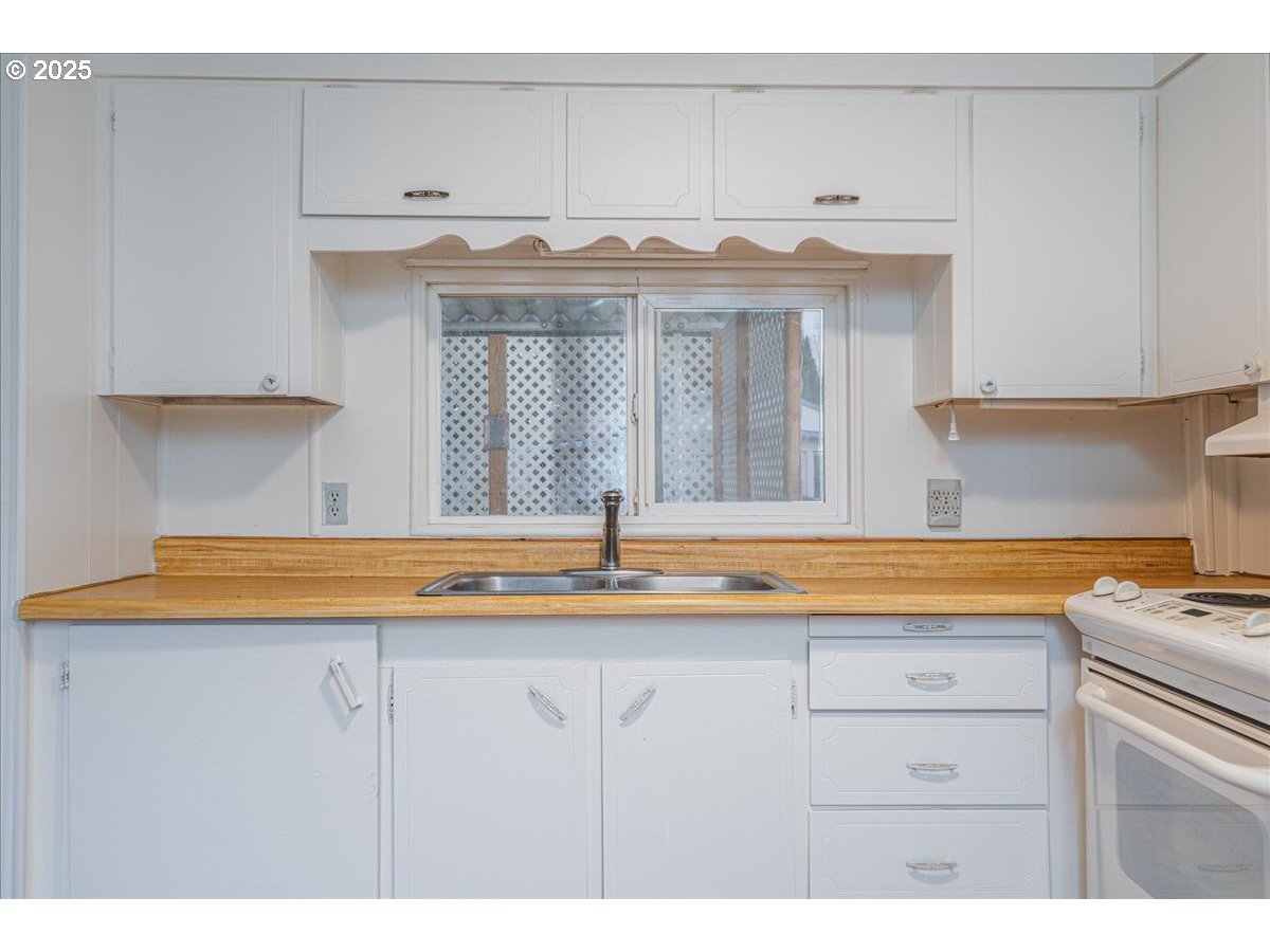 570 North 10th Avenue, Unit 75 Cornelius, OR 97113 - Photo 10 of 28