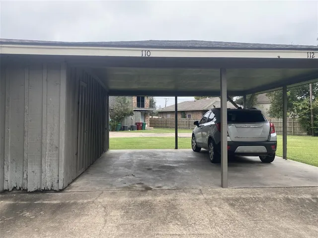 $1,200 | 110 West Fairview Street, Sherman, TX 75092