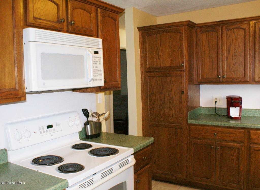 4407 Country Club Road Morehead City, NC 28557 - Photo 12 of 20 Kitchen