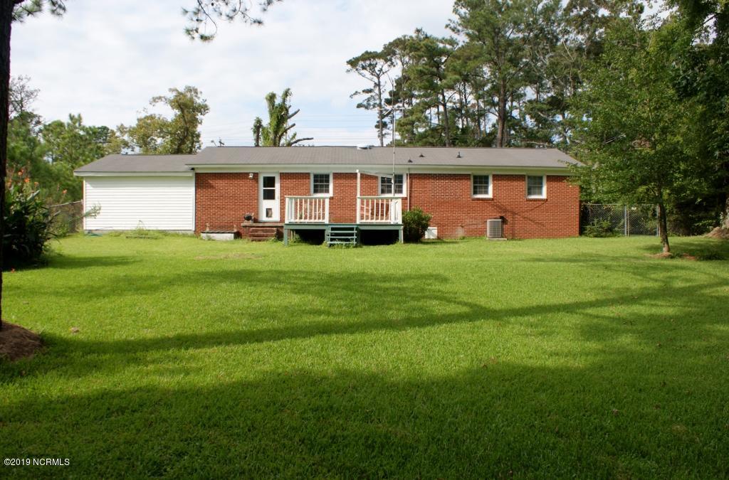 4407 Country Club Road Morehead City, NC 28557 - Photo 2 of 20 Rear View