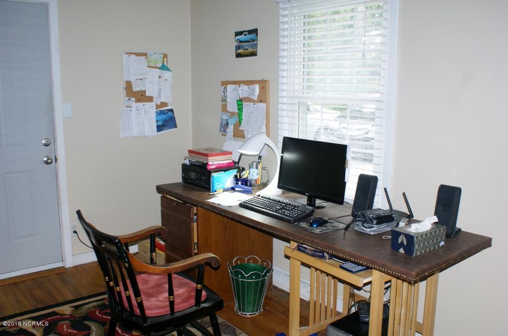 4407 Country Club Road Morehead City, NC 28557 - Photo 6 of 20 DSC0407 Bonus Room4 (1024x678)