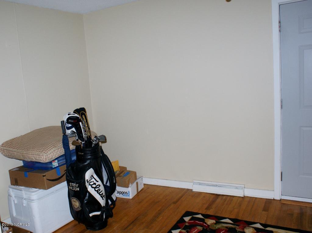 4407 Country Club Road Morehead City, NC 28557 - Photo 7 of 20 Bonus Room