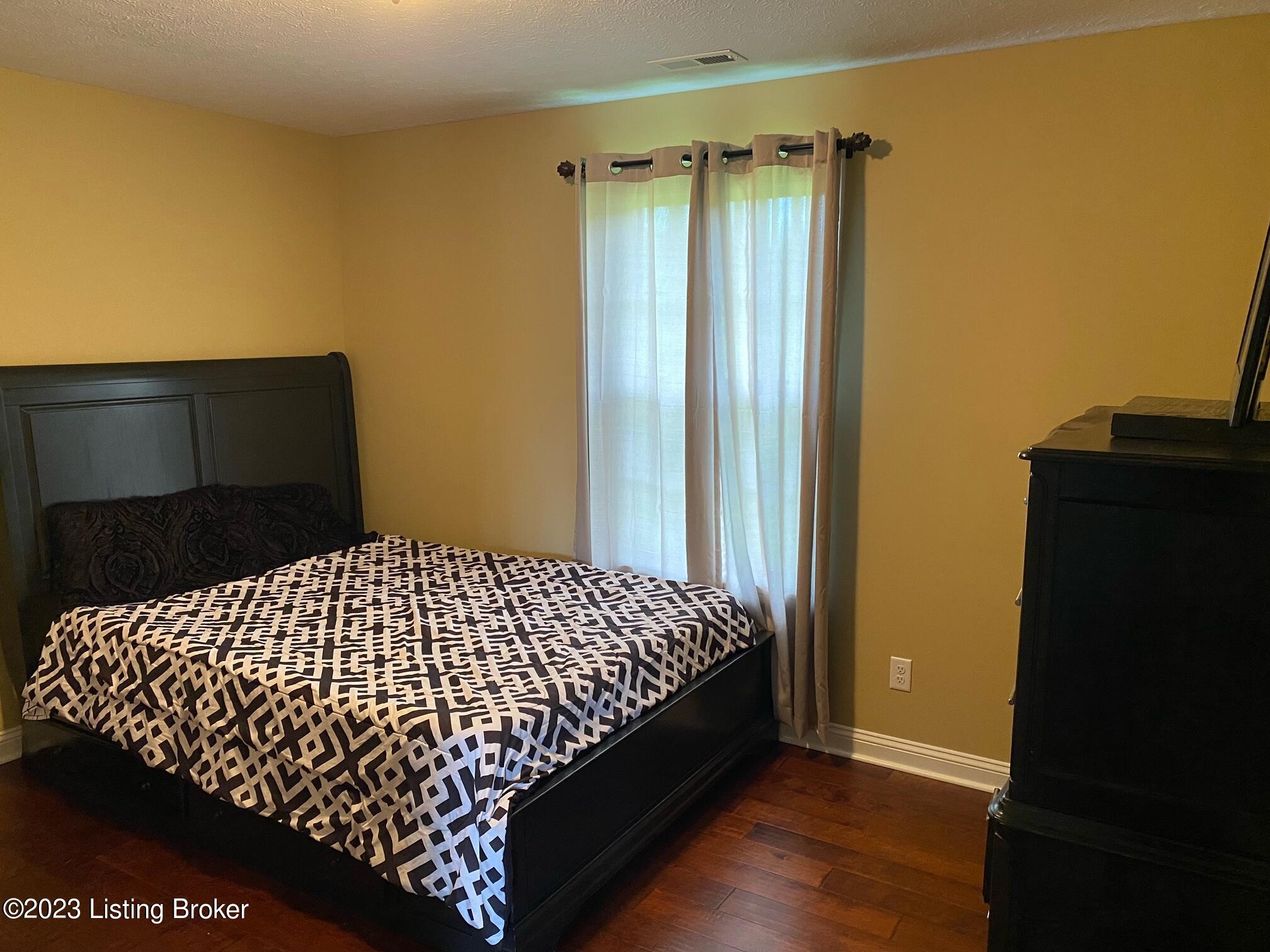 211 Ruth Lane Bardstown, KY 40004 - Photo 10 of 14 IMG_2579
