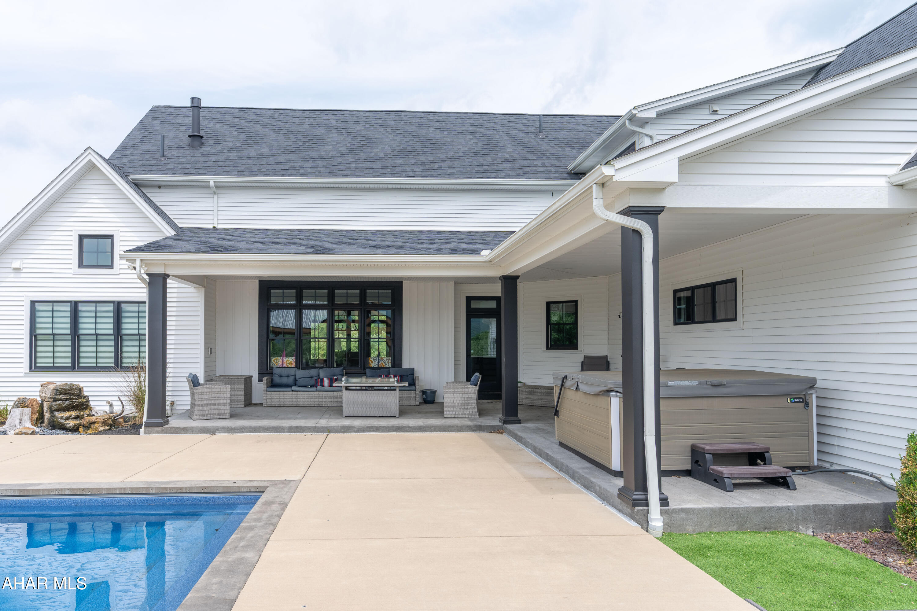 102 Middle Ridge Road Hollidaysburg, PA 16648 - Photo 18 of 82