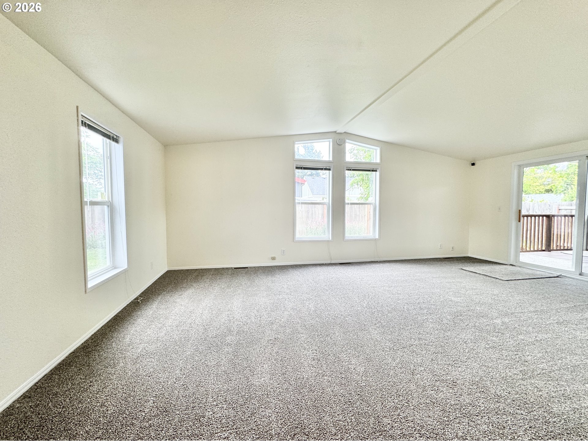 962 Rainbow Drive Springfield, OR 97477 - Photo 28 of 48 Dining Room
