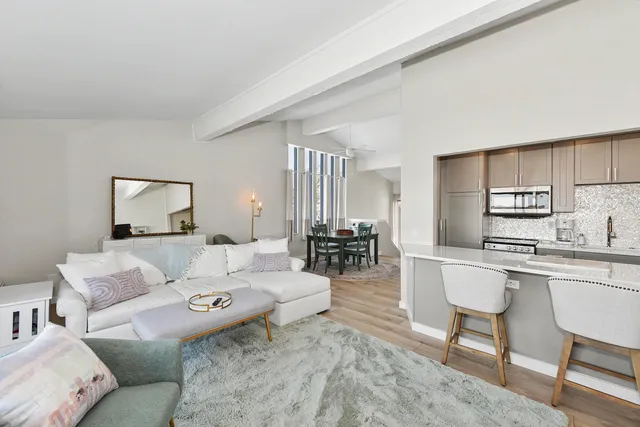 $319,500 | 61-02 Lausanne Court, Geneva, WI 53147