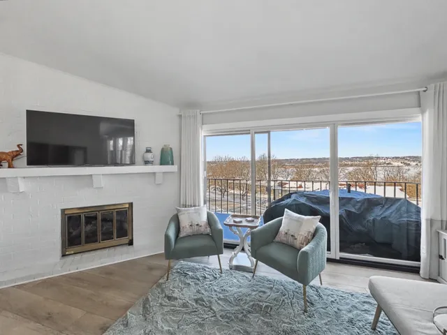 $319,500 | 61-02 Lausanne Court, Geneva, WI 53147