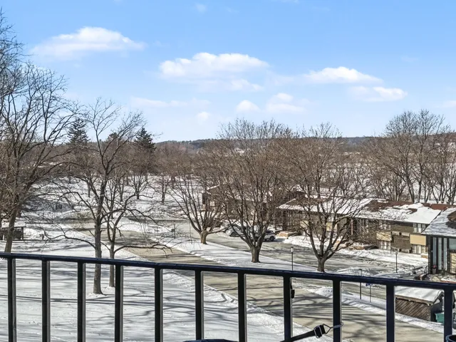 $319,500 | 61-02 Lausanne Court, Geneva, WI 53147