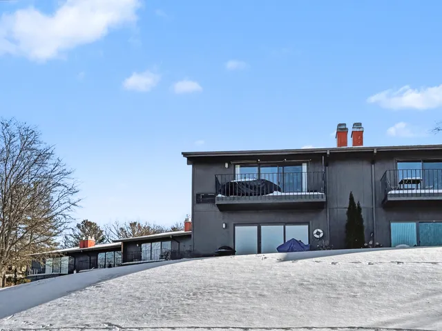 $319,500 | 61-02 Lausanne Court, Geneva, WI 53147