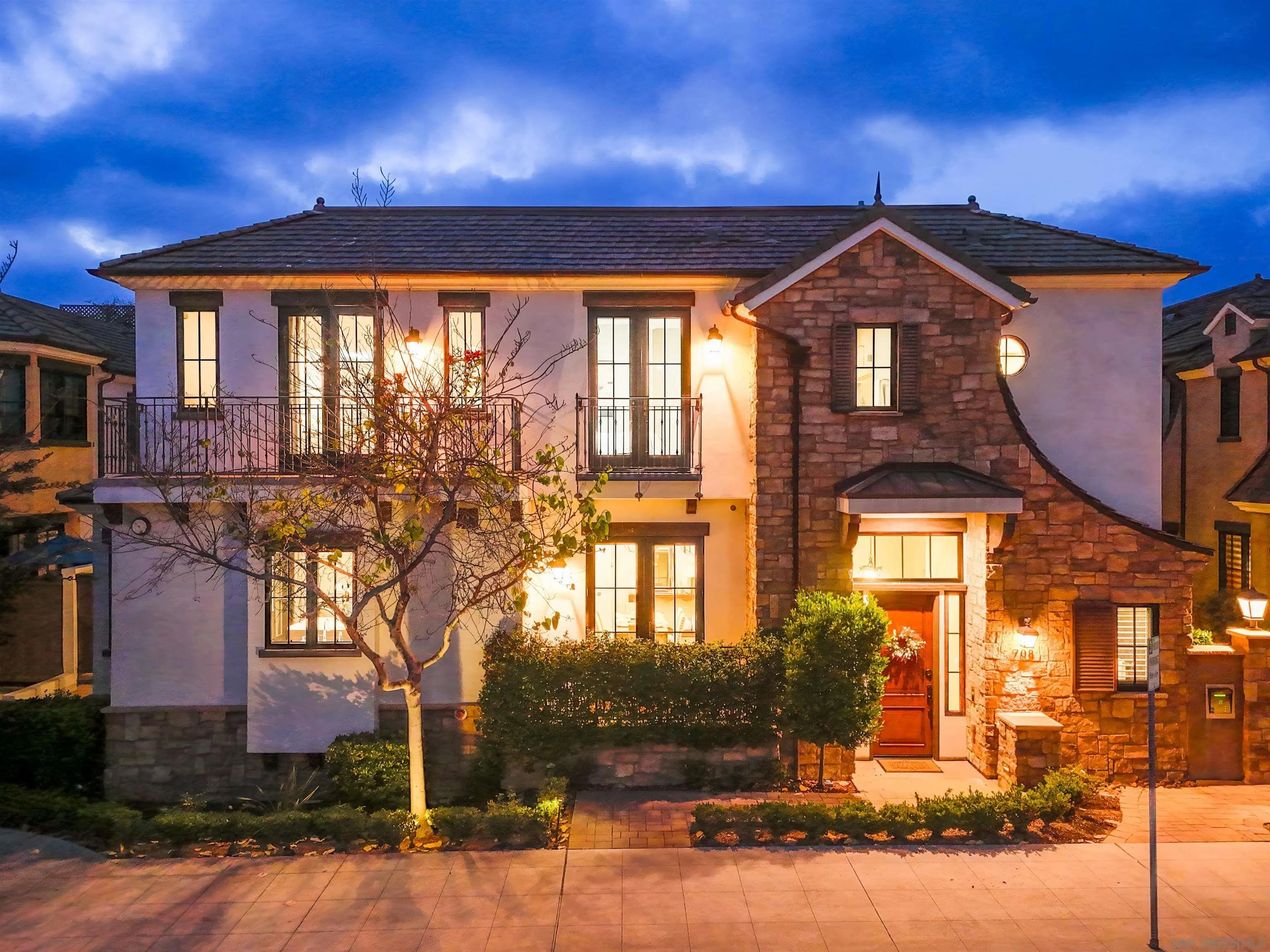 708 Silver Street La Jolla, CA 92037 - Photo 43 of 44 a front view of a house
