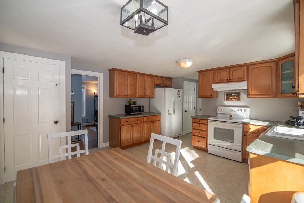 50 Tewksbury Road Hampstead, NH 03841 - Photo 4 of 20 Gallery Image 4