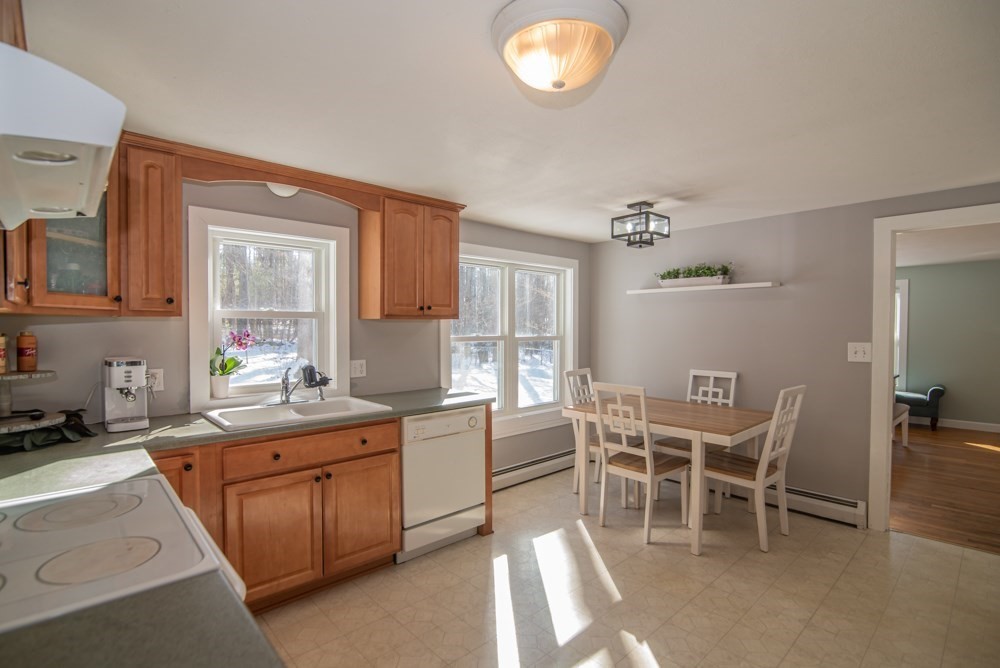 50 Tewksbury Road Hampstead, NH 03841 - Photo 5 of 20 Gallery Image 5