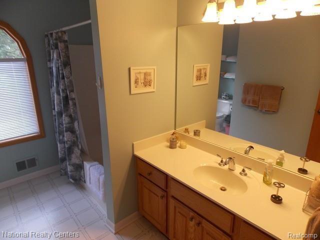 6620 Ridgeview Drive Clarkston, MI 48346 - Photo 12 of 18
