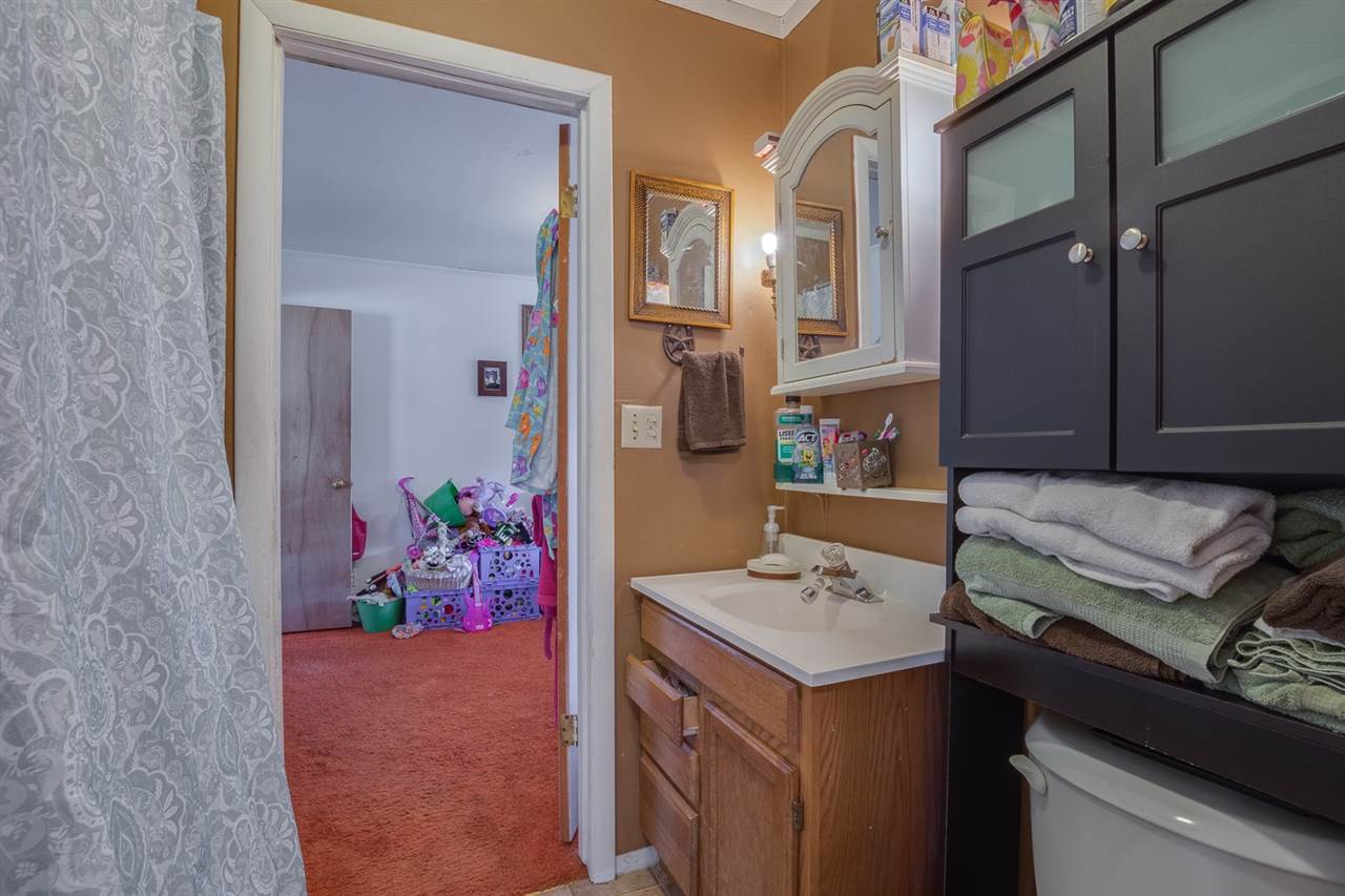 8411 West Valley Road Clayton, WA 99110 - Photo 11 of 20