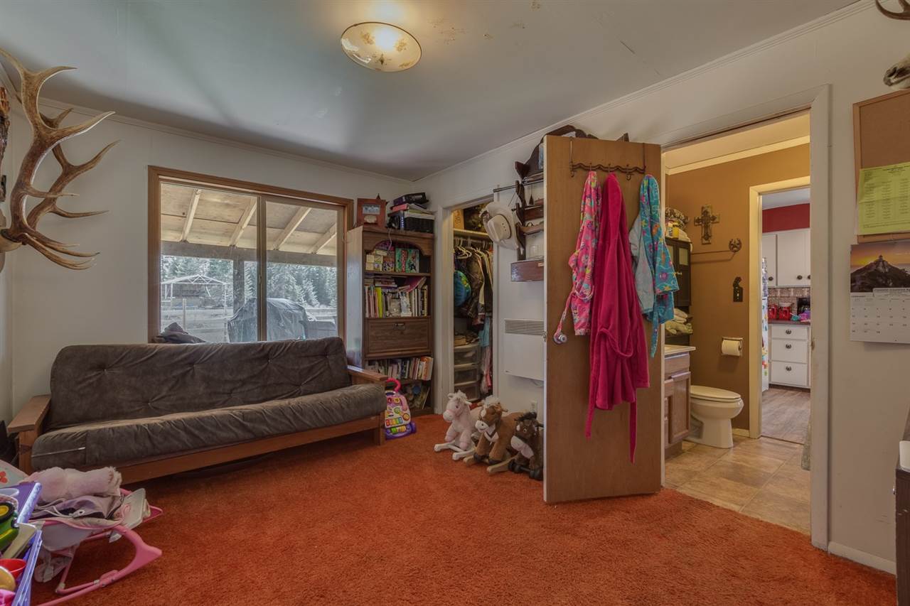 8411 West Valley Road Clayton, WA 99110 - Photo 12 of 20