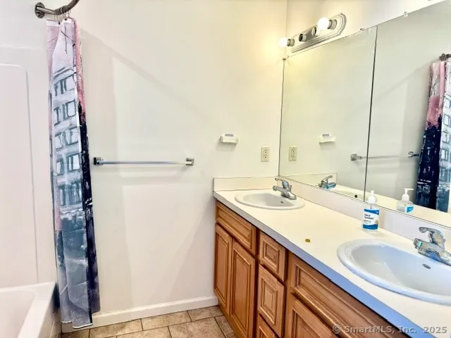 $3,800 | 20 Rockmore Place, Bridgeport, CT 06606