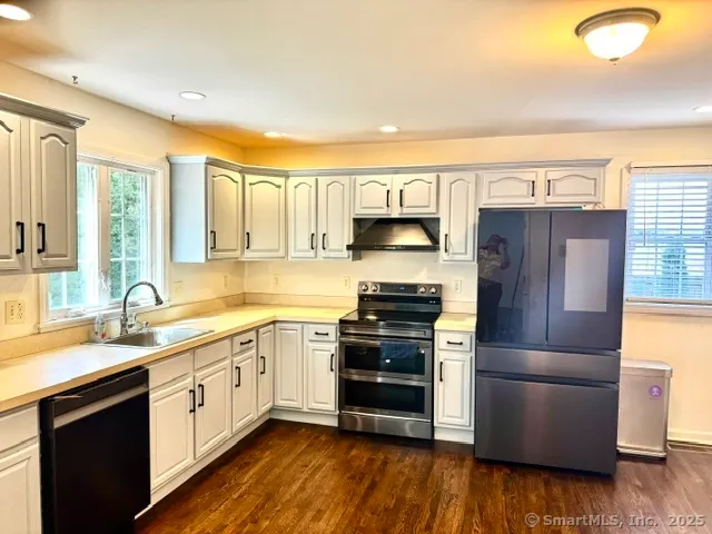 $3,800 | 20 Rockmore Place, Bridgeport, CT 06606