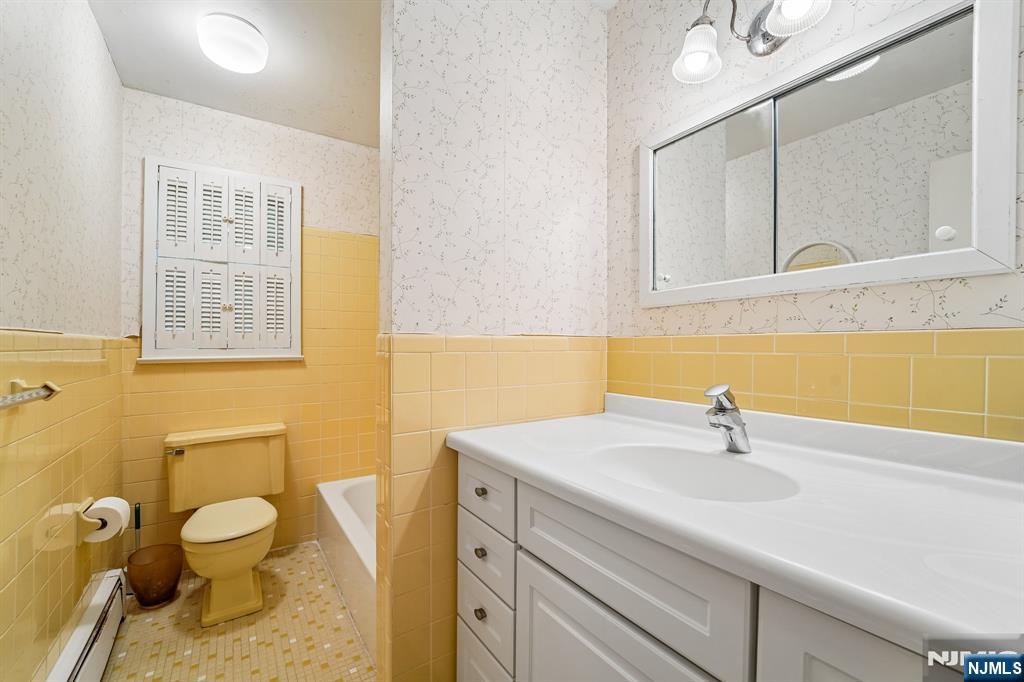 41-57 Rys Terrace Fair Lawn, NJ 07410 - Photo 16 of 32