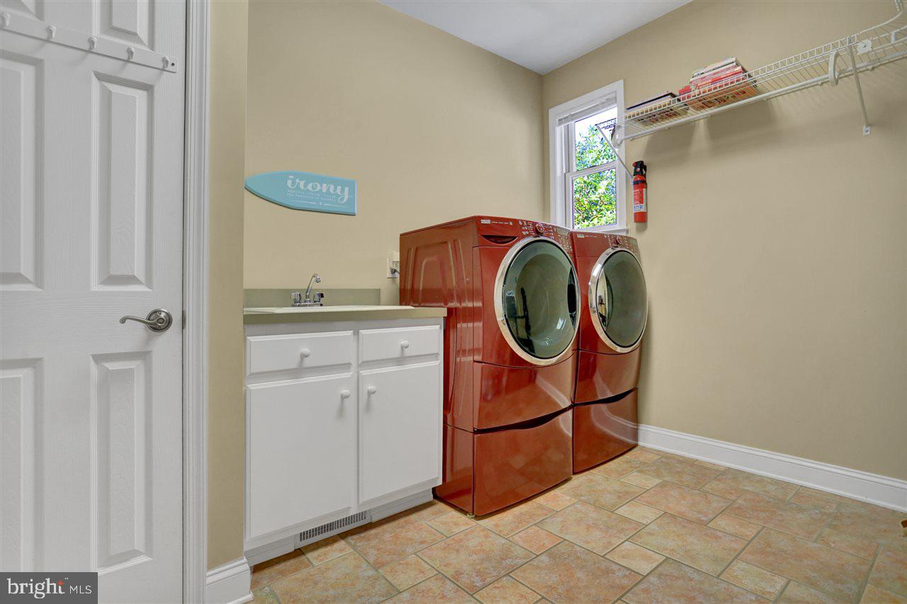 206 Ridgefield Drive York, PA 17403 - Photo 14 of 36 Gallery Image 14